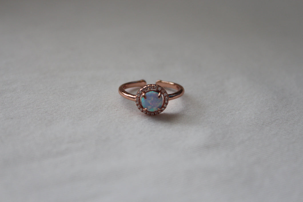 Gemzias, 14K Gold Opal Ring